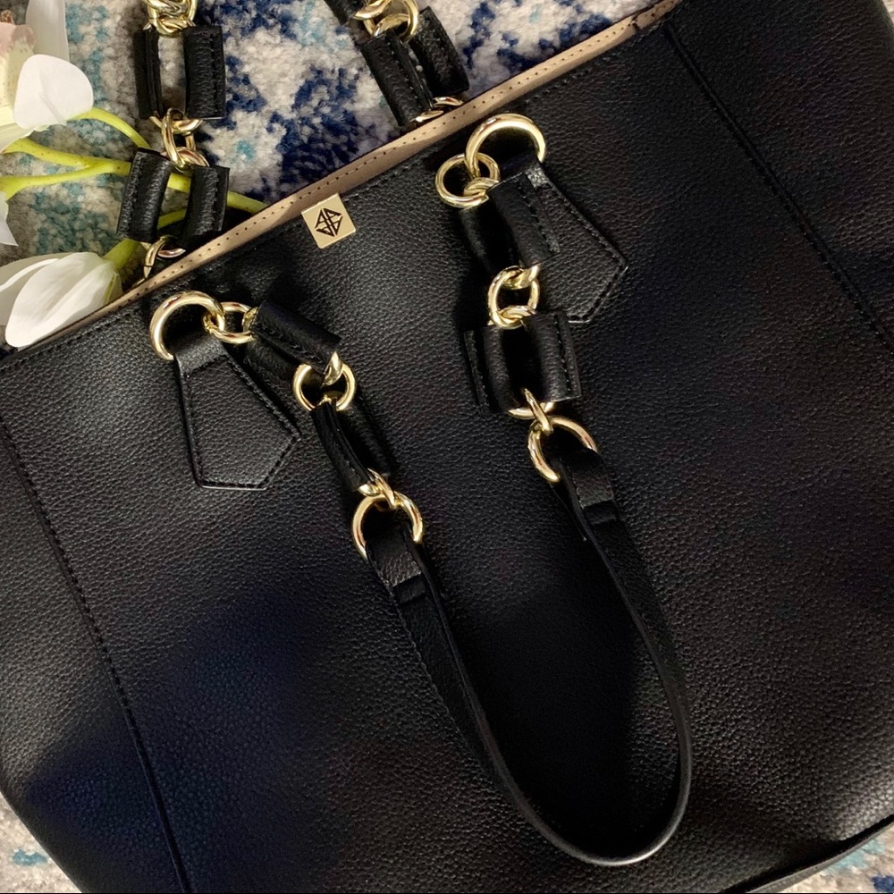 Black Pebbled Leather Shoulder Tote Bag - Picture 4 of 9